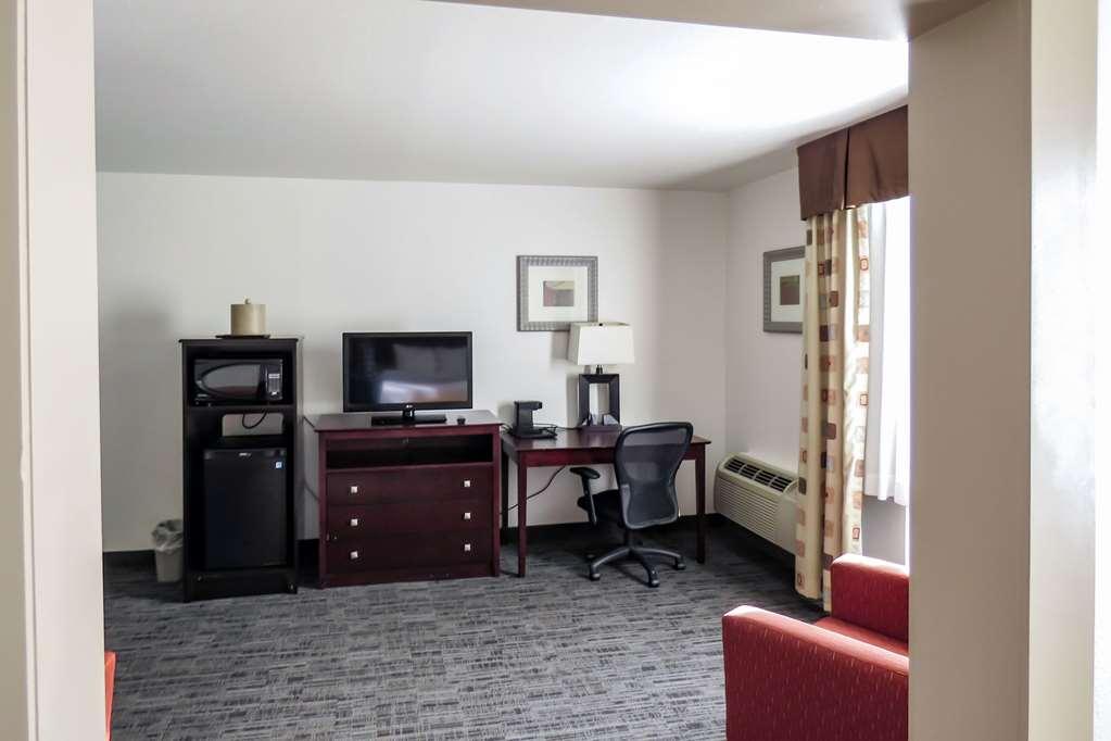 Quality Inn & Suites ايفرت الغرفة الصورة