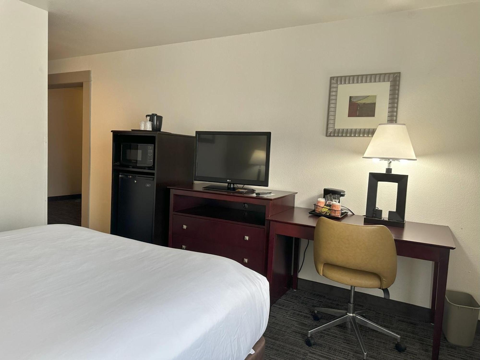 Quality Inn & Suites ايفرت المظهر الخارجي الصورة