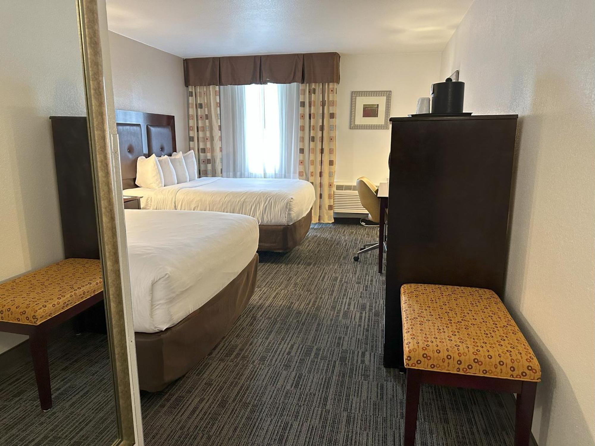 Quality Inn & Suites ايفرت المظهر الخارجي الصورة