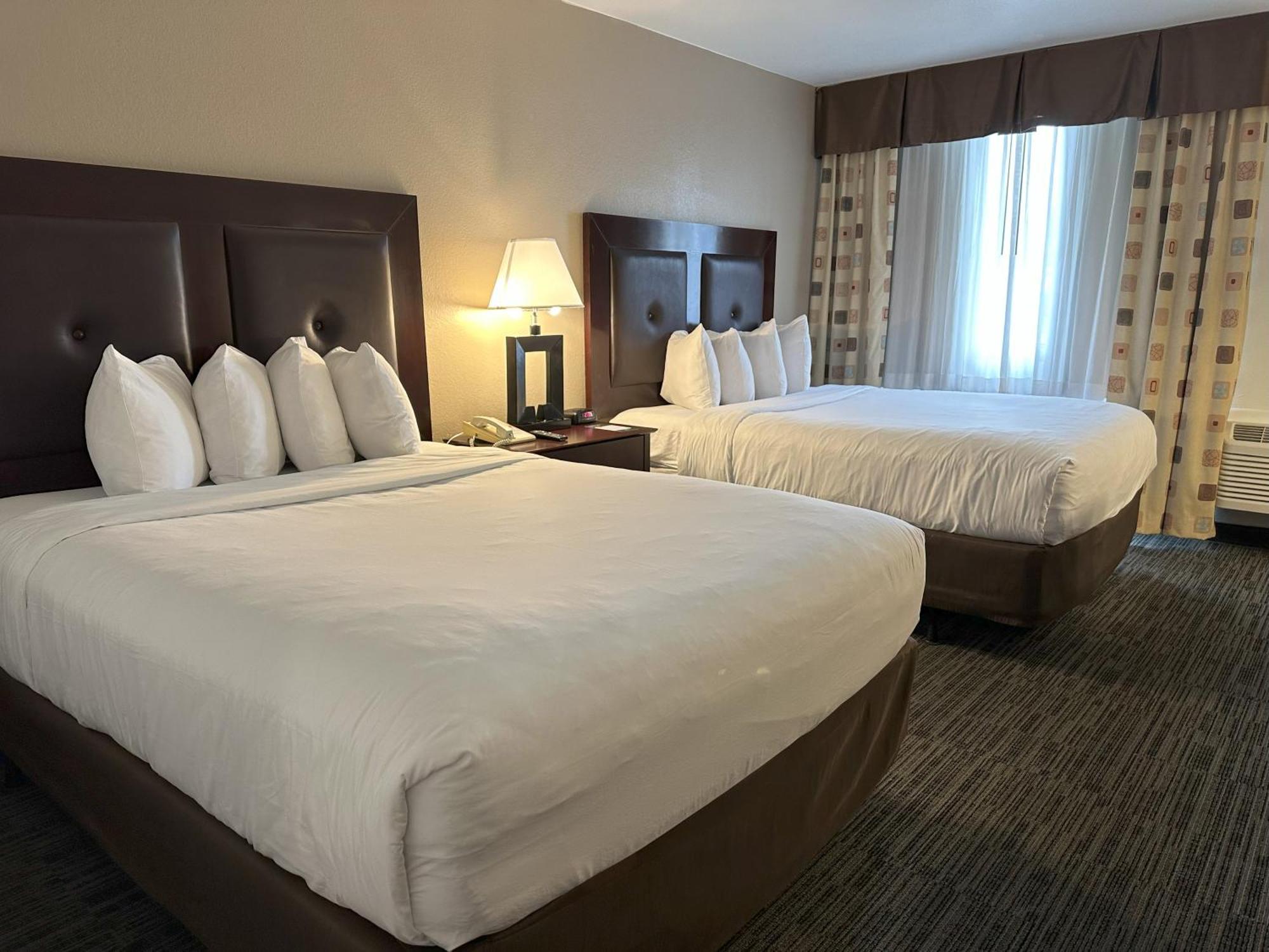 Quality Inn & Suites ايفرت المظهر الخارجي الصورة