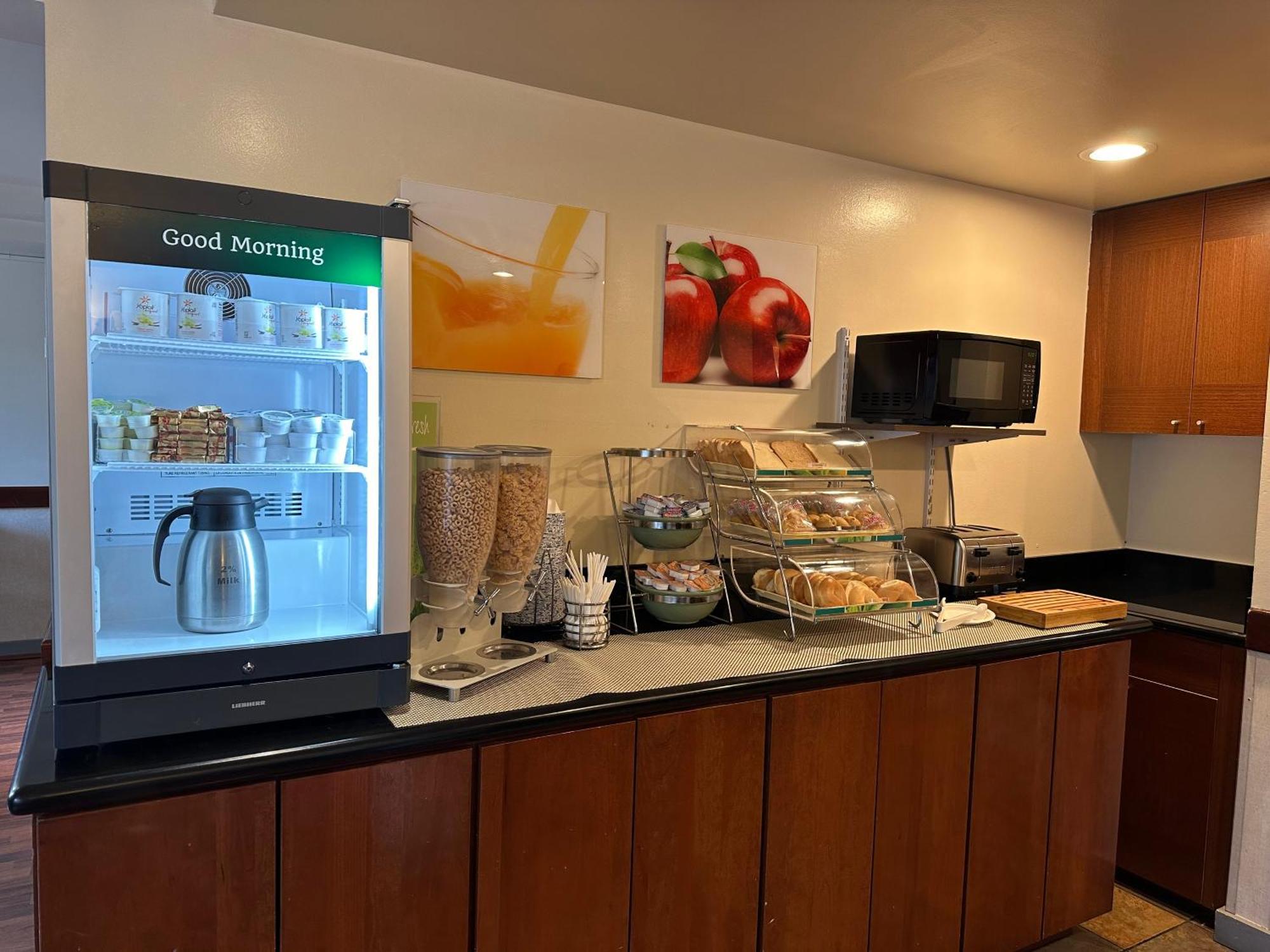 Quality Inn & Suites ايفرت المظهر الخارجي الصورة