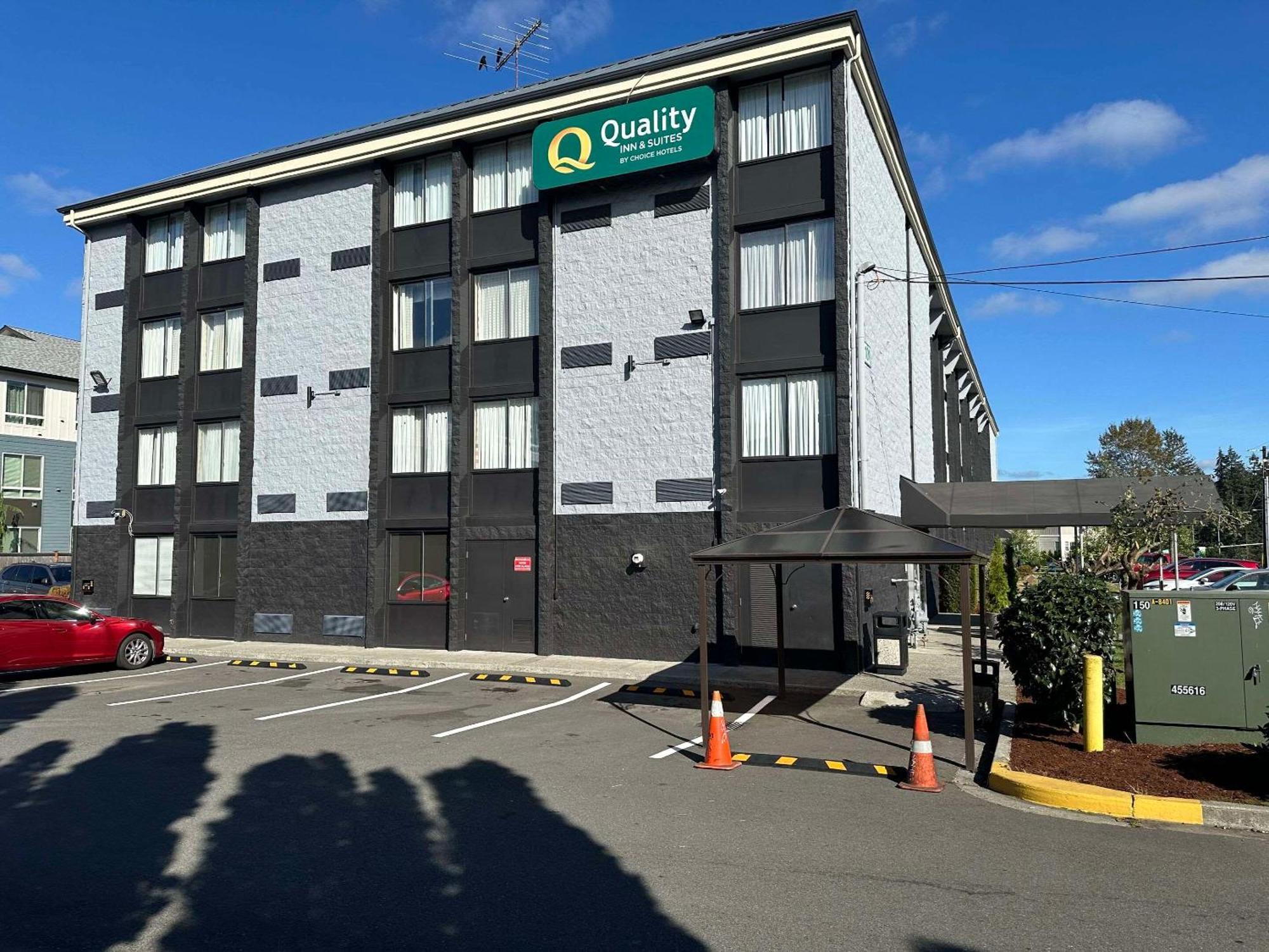 Quality Inn & Suites ايفرت المظهر الخارجي الصورة